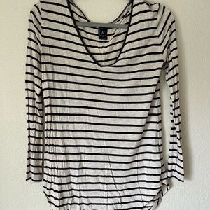 GAP Women's White and Black Striped Long Sleeve Scoop Neck Top